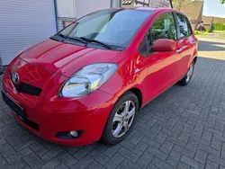 Rot Gebraucht 2011 Toyota Yaris Limousine | 2.700 € (Fairer Preis)