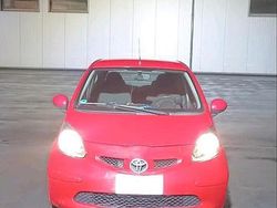 Rot Gebraucht 2007 Toyota Aygo Kleinwagen | 1.900 € (Fairer Preis)