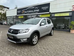 Grau Gebraucht 2013 Dacia Sandero Stepway Kleinwagen | 6.490 € (Etwas zu teuer)