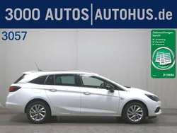 Weiss Gebraucht 2022 Opel Astra Elegance Kombi | 9.680 € (Superpreis)