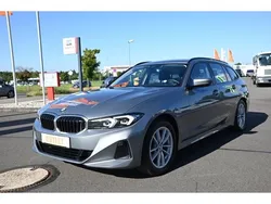 Grau Gebraucht 2023 BMW 320 Shadowline Kombi | 31.990 € (Fairer Preis)