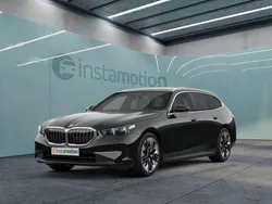 Schwarz Gebraucht 2024 BMW 520 M Sport Kombi | 54.799 € (Guter Preis)