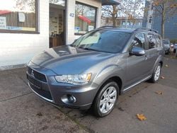 Grau Gebraucht 2011 Mitsubishi Outlander Instyle SUV | 5.950 € (Fairer Preis)