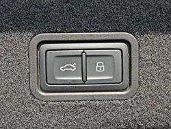 Daytonagrau perleffekt Gebraucht 2024 Audi A8L Ambiente Limousine | 79.940 € (Fairer Preis)
