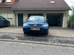 Blau Gebraucht 2001 VW Passat Kombi | 3.000 € (Teuer)