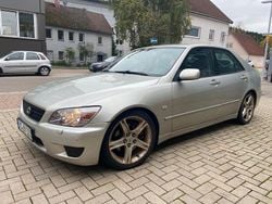 Grau Gebraucht 2003 Lexus IS200 Limousine | 2.800 €