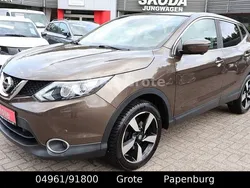 Braun Gebraucht 2015 Nissan Qashqai N-Connecta SUV | 10.990 € (Fairer Preis)