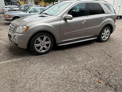 Beige Gebraucht 2008 Mercedes ML55 AMG SUV | 11.800 €