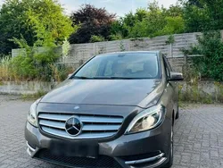 Braun Gebraucht 2012 Mercedes B180 Van / Kleinbus | 7.200 € (Superpreis)
