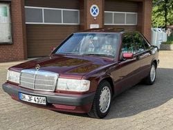 Rot Gebraucht 1992 Mercedes 190 Avantgarde Limousine | 7.990 €
