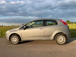Grau Gebraucht 2009 Fiat Grande Punto Dynamic Kleinwagen | 2.800 € (Guter Preis)