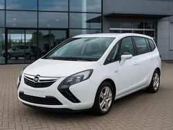 Weiß Gebraucht 2014 Opel Zafira Tourer Selection Van / Kleinbus | 4.900 € (Fairer Preis)