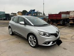 Grau Gebraucht 2020 Renault Scénic IV Business Van / Kleinbus | 13.298 € (Etwas zu teuer)