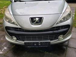 Silber Gebraucht 2009 Peugeot 207 CC Cabrio | 2.699 € (Guter Preis)