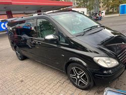 Schwarz Gebraucht 2010 Mercedes Viano Van / Kleinbus | 9.499 € (Fairer Preis)