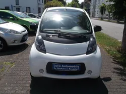 Weiß Gebraucht 2011 Citroën C-zero Tendance Kleinwagen | 3.900 € (Etwas zu teuer)