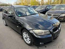 Black sapphire metallic Gebraucht 2010 BMW 318 Kombi | 3.999 € (Guter Preis)