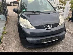 Schwarz Gebraucht 2006 Peugeot 107 Kleinwagen | 1.000 €