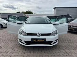 Weiß Gebraucht 2015 VW Golf VII LOUNGE Limousine | 10.499 € (Fairer Preis)