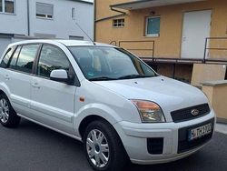 Weiß Gebraucht 2012 Ford Fusion Ambiente Limousine | 4.200 € (Etwas zu teuer)