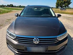 Braun Gebraucht 2017 VW Passat Kombi | 11.500 € (Fairer Preis)