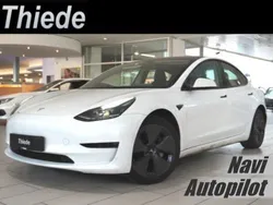 Weiß Gebraucht 2022 Tesla Model 3 Standard Range Limousine | 24.800 € (Guter Preis)