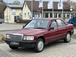 Rot Gebraucht 1987 Mercedes 190 Limousine | 3.350 €