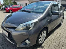 Grey (metallic) Gebraucht 2014 Toyota Yaris Hybrid Edition Kleinwagen | 10.300 € (Fairer Preis)