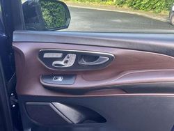 Blau Gebraucht 2014 Mercedes V250 Edition 1 Van / Kleinbus | 32.900 € (Teuer)