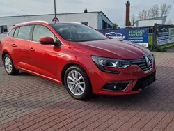 Rot Gebraucht 2016 Renault Mégane GrandTour Intens Kombi | 11.990 € (Etwas zu teuer)