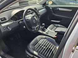 Grau Gebraucht 2011 VW Passat Highline Kombi | 7.200 € (Etwas zu teuer)