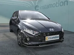 Grau Gebraucht 2024 Hyundai i20 Comfort Limousine | 19.890 € (Fairer Preis)