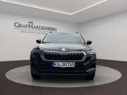 Schwarzmagic perleffekt Gebraucht 2024 Skoda Karoq Comfort SUV | 30.790 € (Fairer Preis)
