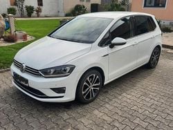 Weiß Gebraucht 2015 VW Golf Sportsvan LOUNGE Van / Kleinbus | 12.700 € (Fairer Preis)
