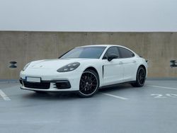 Weiß Gebraucht 2016 Porsche Panamera 4S Limousine | 58.000 €