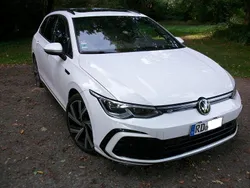 Weiß Gebraucht 2021 VW Golf VIII R-line Kombi | 22.950 € (Fairer Preis)