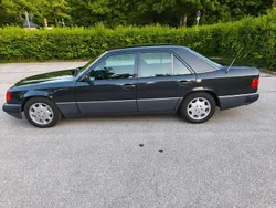 Schwarz Gebraucht 1993 Mercedes E280 Limousine | 13.999 €