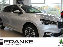 Brilliantsilber met. brilliantsilber met. Gebraucht 2023 Skoda Fabia Style Limousine | 19.990 € (Fairer Preis)