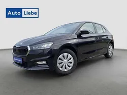 Schwarzmagic perleffekt Gebraucht 2024 Skoda Fabia Selection Kleinwagen | 16.399 € (Guter Preis)