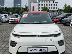 Schneeweiß/infernorot (rot) Gebraucht 2024 Kia Soul EV Vision SUV | 29.999 € (Teuer)