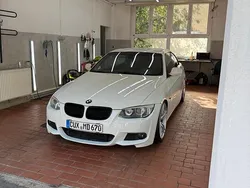 Weiß Gebraucht 2011 BMW 325 Cabriolet Cabrio | 14.300 €