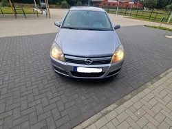 Grau Gebraucht 2004 Opel Astra Kleinwagen | 2.499 € (Etwas zu teuer)