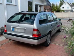 Silber Gebraucht 1996 Mercedes 180 Limousine | 2.650 €