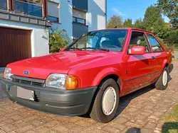 Rot Gebraucht 1989 Ford Escort Limousine | 5.555 €