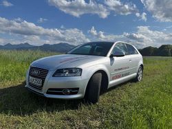 Silber Gebraucht 2011 Audi A3 Ambition Limousine | 6.666 € (Fairer Preis)