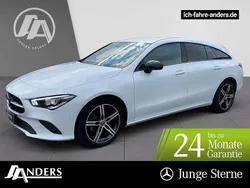 Digitalweiß Gebraucht 2022 Mercedes CLA200 Progressive Kombi | 23.844 € (Guter Preis)