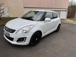 Weiß Gebraucht 2016 Suzuki Swift X-TRA Kleinwagen | 10.000 € (Fairer Preis)