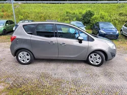 Muskatgrau/muskat braun(m2) Gebraucht 2012 Opel Meriva Design Edition Van / Kleinbus | 3.995 € (Guter Preis)