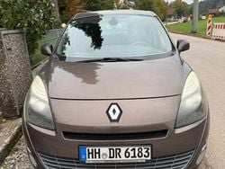 Braun Gebraucht 2010 Renault Grand Scénic III Dynamique Van / Kleinbus | 2.999 € (Guter Preis)