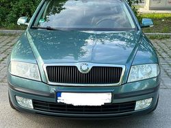 Grün Gebraucht 2005 Skoda Octavia Limousine | 2.490 € (Fairer Preis)